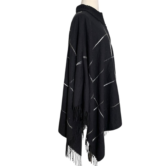 NEW DKNY Womens Window Pane Fringe Poncho Sweater Black Super Soft & Cozy! - Picture 4 of 8